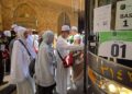 JEMAAH haji Malaysia menaiki bas dari Hotel Abraj Al Tayseer ke Stesyen Bas Jarwal yang terletak berhampiran Masjidil Haram, Mekah.