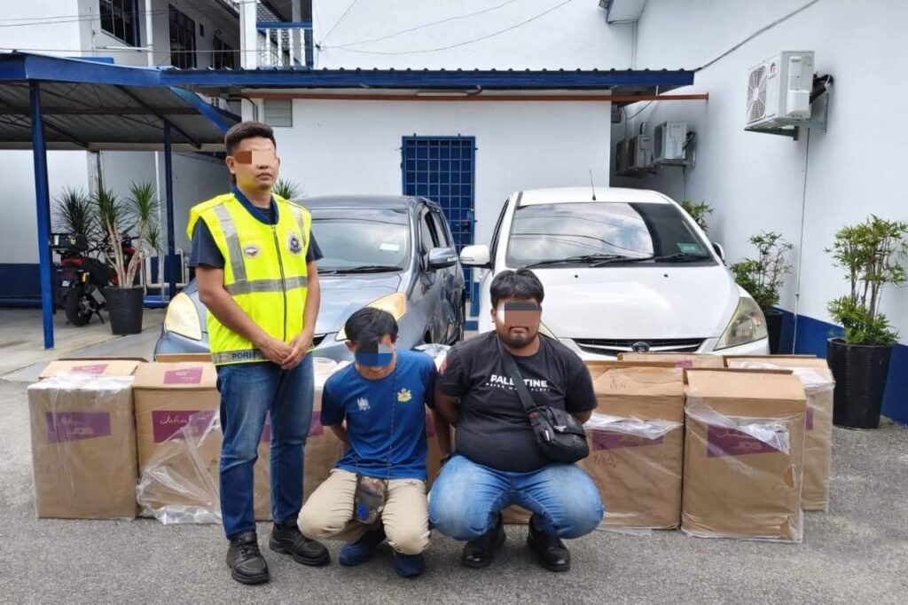 Dua runner rokok seludup dicekup, rampasan lebih RM500,000