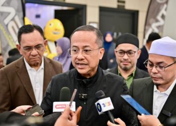 AHMAD SAMSURI MOKHTAR