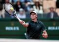 JANNIK Sinner melakukan pukulan balas ketika menentang Alexander Zverev dalam aksi separuh akhir kejohanan tenis Monte Carlo Masters di Court Rainier III, Monte-Carlo Country Club, Perancis, hari ini. - AFP