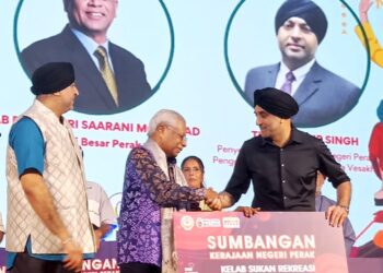 A. SIVANESAN (tengah) pada majlis Rumah Terbuka Hari Vaisakhi Peringkat Negeri Perak 2026 di Pusat Konvensyen Ipoh hari ini.