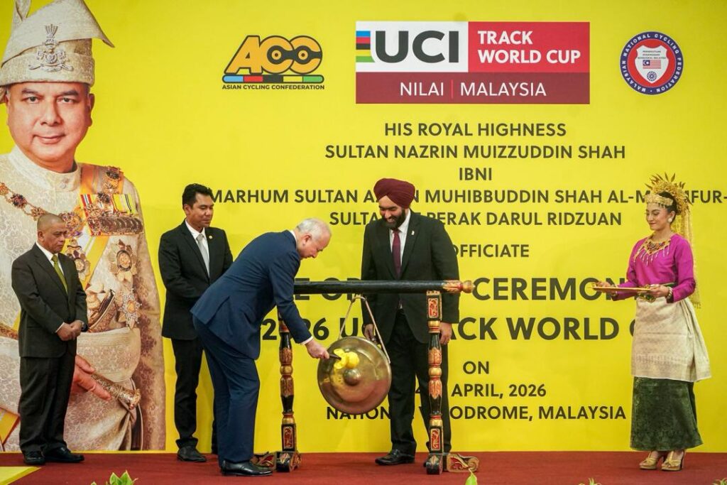 Sultan Nazrin rasmi pusingan akhir Piala Dunia Trek 2026
