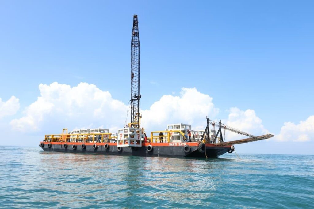 Tukun tiruan 15 tan kekang aktiviti pukat tunda di Tumpat