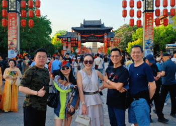 DELEGASI Malaysia diketuai oleh Timbalan Presiden Persatuan Penyelidikan Pelancongan Malaysia, Datuk Rashidi Hasbullah (dua dari kanan) dalam program Six Asian Women of Wisdom International Art Festival 2026 yang berlangsung di Luoyang, China.