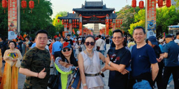 DELEGASI Malaysia diketuai oleh Timbalan Presiden Persatuan Penyelidikan Pelancongan Malaysia, Datuk Rashidi Hasbullah (dua dari kanan) dalam program Six Asian Women of Wisdom International Art Festival 2026 yang berlangsung di Luoyang, China.