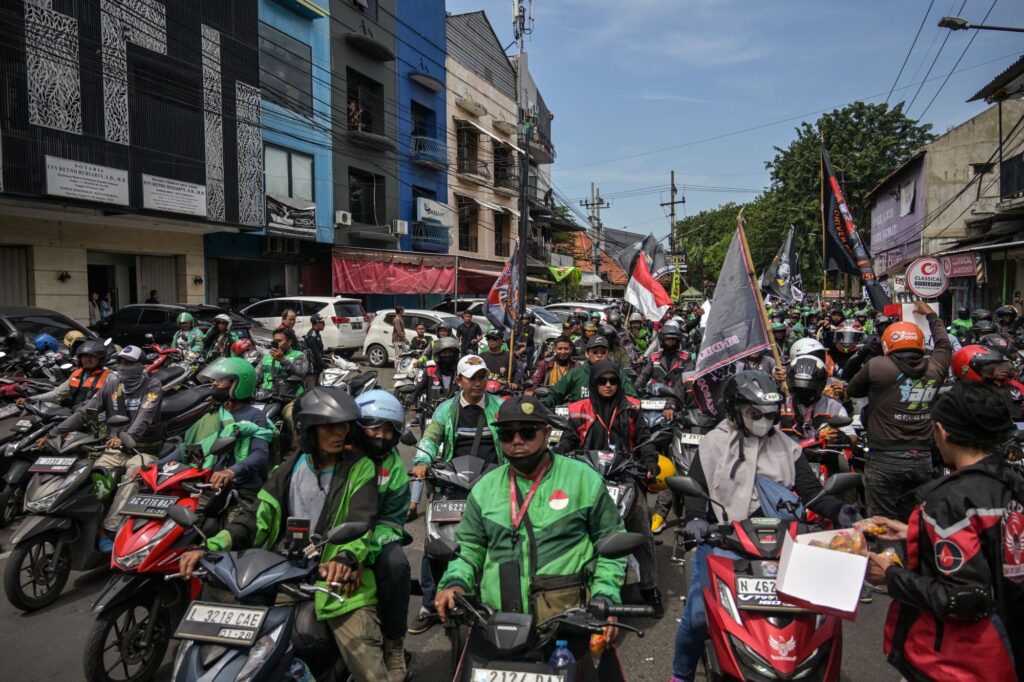 Indonesia hadkan komisen syarikat e-hailing, tingkat pendapatan pemandu