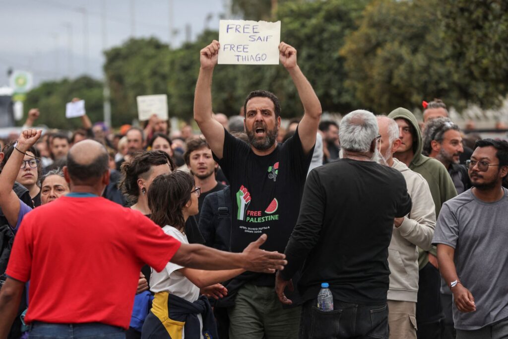 Aktivis flotilla Gaza dipukul, dua dibawa ke Israel