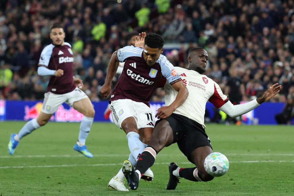 Villa pesta gol di Villa Park