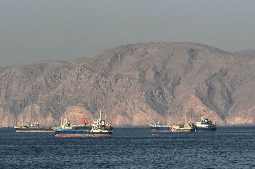 Pihak berkuasa Hormuz Iran dakwa kawal perairan selatan pelabuhan UAE