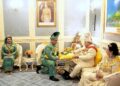 TUANKU Syed Faizuddin Putra Jamalullail mengetuai senarai penerima darjah kebesaran sempena Ulang Tahun Keputeraan Raja Perlis, Tuanku Syed Sirajuddin Jamalullail Ke-83 bagi sesi pertama di Istana Arau, Perlis semalam.-UTUSAN