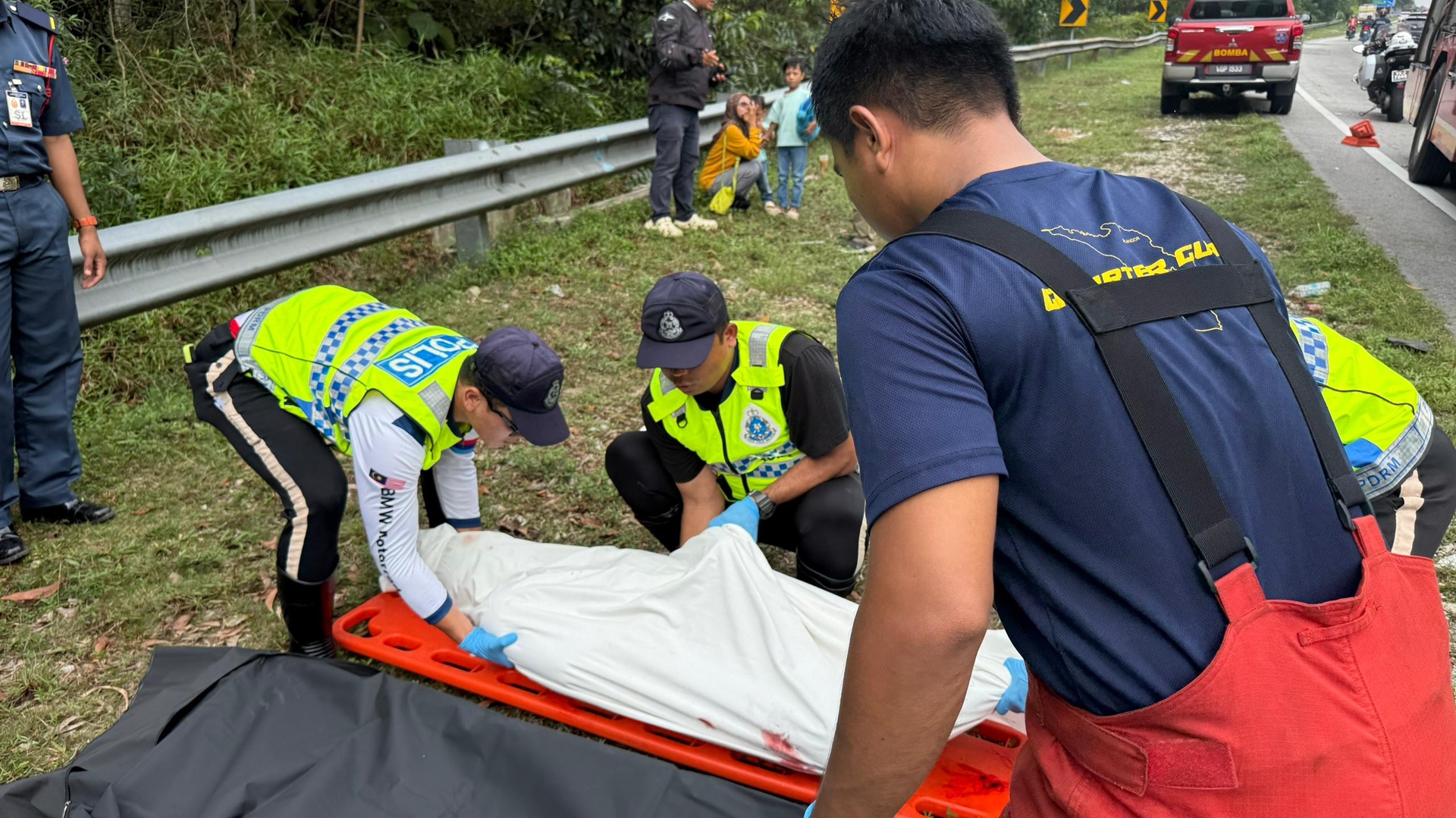 Perodua Kancil bertembung