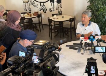 MOHAMAD Hasan ditemui pemberita di Bandar Sri Sendayan, Seremban, Negeri Sembilan hari ini. UTUSAN/NOR SHAFIQAH MOHD. GHAZALI