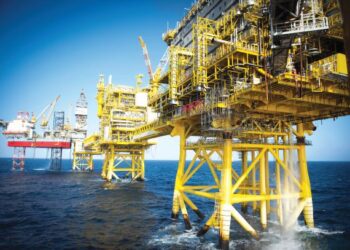 SEKTOR minyak dan gas antara pemacu utama prestasi sektor korporat bagi suku pertama 2026. - GAMBAR HIASAN