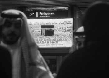 HAJI bukan sekadar sampai ke Mekah, tetapi mencapai kesedaran bahawa seluruh kehidupan mesti 
berpusat kepada Allah.