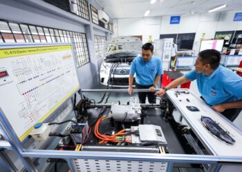 LATIHAN industri bukan lagi sekadar keperluan akademik tetapi komponen utama dalam membentuk tenaga kerja masa hadapan.