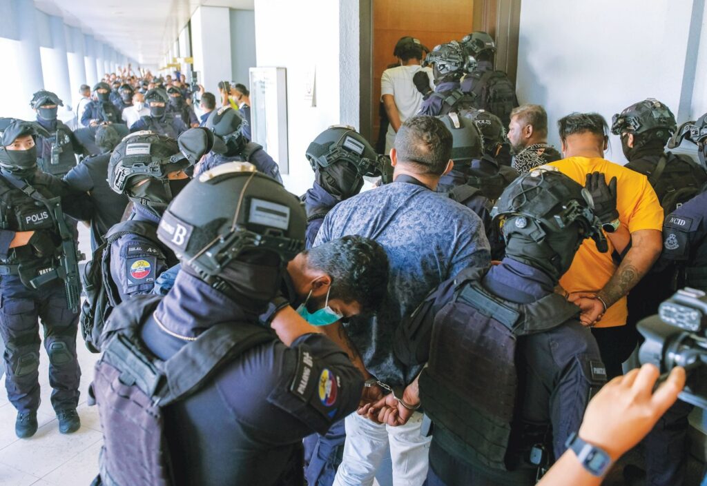 11 lelaki didakwa ahli kumpulan jenayah terancang RT6