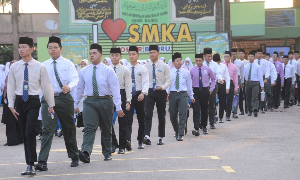 Wajarkah had umur di media sosial?