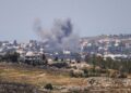 KEPULAN asap akibat serangan Israel di selatan Zawtar El Charkiyeh, semalam. - AFP