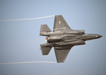 PESAWAT Lockheed Martin F-35 terbang di Lapangan Terbang Antarabangsa Al-Maktoum, Dubai. - AFP