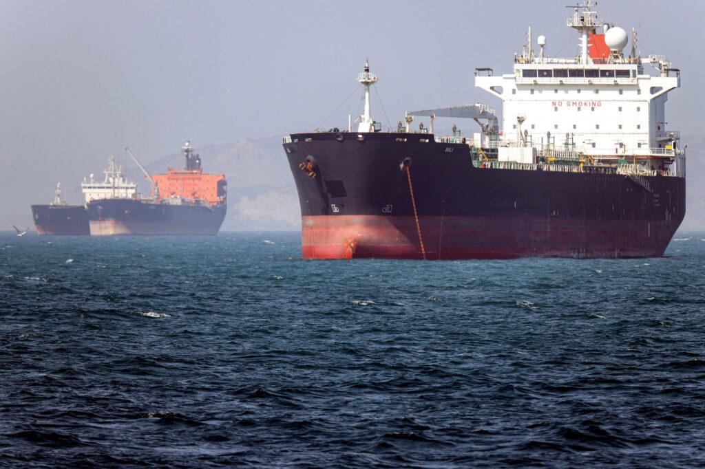 Pelaut terkandas jadi saksi ketegangan di Selat Hormuz