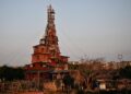Rumah ‘unik’ yang dibina Chen Tianming. - AFP