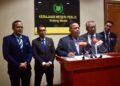 ABU Bakar Hamzah dalam sidang akhbar di pejabatnya di Kangar, Perlis hari ini.-UTUSAN/ASYRAF MUHAMMAD