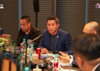 KETUA Pegawai Operasi Terengganu FC, Syahrizan Mohd Zain ketika sesi meja bulat Liga Bolasepak Malaysia (MFL) bersama rakan kongsi, minggu lalu.-IHSAN MFL