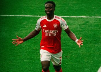 Bukayo Saka kembali beraksi selepas berdepan kecederaan hamstring.-AFP