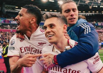 PEMAIN Arsenal meraikan kejayaan menewaskan West Ham United dalam aksi Liga Perdana Inggeris.