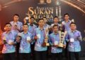 AHMAD Jais(tengah) bersama skuad sepak takraw negara pada Majlis Anugerah Sukan Negara(ASN) 2025 di Majlis Sukan Negara(MSN), Bukit Jalil-IHSAN MSN