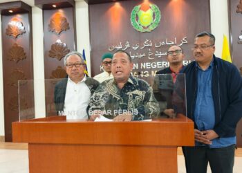 ABU Bakar Hamzah dalam sidang akhbar selepas mesyuarat Exco di Kangar, Perlis semalam.-UTUSAN