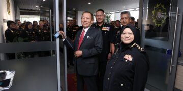 ABD. Halim Aman hari ini secara rasmi melapor diri dan memulakan tugas sebagai Ketua Pesuruhjaya Suruhanjaya Pencegahan Rasuah Malaysia (SPRM) yang baharu.