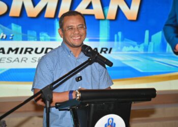 AMIRUDIN Shari ketika berucap pada Majlis Peluncuran Coffee Table Book Selayangku Sayang: Bandaraya Pintar 2030 di sini, semalam.