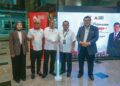 MOHAMAD Sabu (tengah) ketika gimik merasmikan pelancaran AGRO Penjaja-i di Kementerian Pertanian dan Keterjaminan Makanan, kelmarin. Turut sama, Presiden dan Ketua Pegawai Eksekutif Kumpulan Agrobank, Datuk Tengku Ahmad Badli Shah Raja Hussin (dua kiri). – UTUSAN/FAISOL MUSTAFA