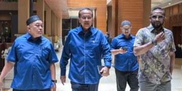 AHMAD Samsuri Mokhtar ketika hadir pada Mesyuarat Majlis Tertinggi Perikatan Nasional (PN) di Hotel Royale Chulan, Kuala Lumpur, semalam. - UTUSAN/SYAKIR RADIN