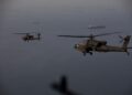 GAMBAR fail beberapa buah helikopter AS mengawal Selat Hormuz. - AFP