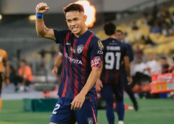 Arif Aiman Hanapi meraikan jaringan gol kedua Johor Darul Ta'zim (JDT) menentang Kuching City FC pada perlawanan akhir Piala Malaysia di Stadium Nasional Bukit Jalil, kelmarin. - UTUSAN/ISKANDAR ISHAK