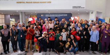 sebahagian peserta dan ibu bapa dalam Program Sunathon Autisme anjuran Hospital Tengku Ampuan Bahiyah Tuanku Aishah Rohani, di Kuala Lumpur baru-baru ini.