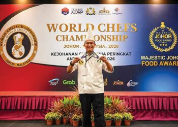 NAZRUL Hazel Mohd. Nor dinobatkan sebagai juara dunia Excellent Gold dalam kategori Nasi Lemak Moden dalam Kejohanan Cef Dunia Malaysia (WCCM) 2026 di Pusat Konvensyen Antarabangsa Persada Johor, Johor Bahru.