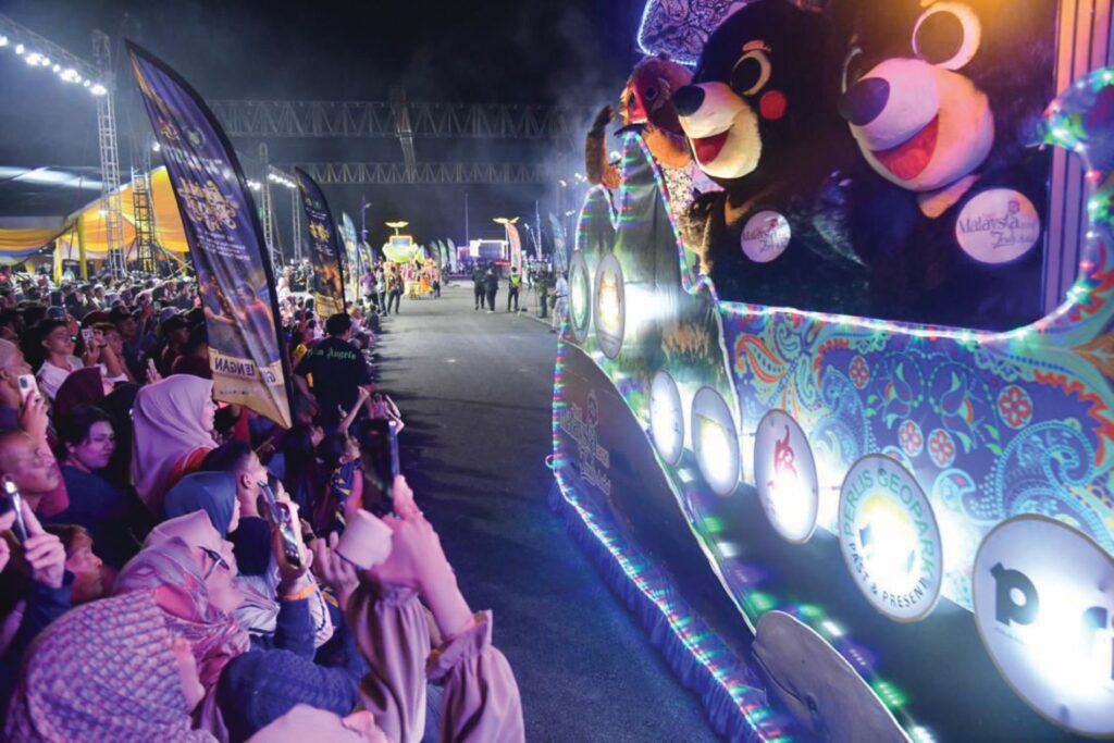Malam Citra Warna Kuala Perlis ikonik