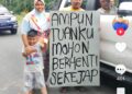 TANGKAP layar video tular memaparkan sebuah keluarga menahan kenderaan dinaiki Al-Sultan Abdullah Ri’ayatuddin Al-Mustafa Billah Shah di Kampung Kuala Sat, Ulu Tembeling di Jerantut, Pahang.