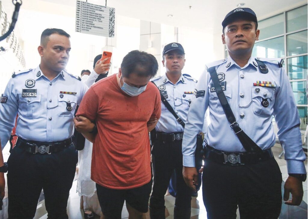 Pembantu perancang acara didakwa memandu mabuk