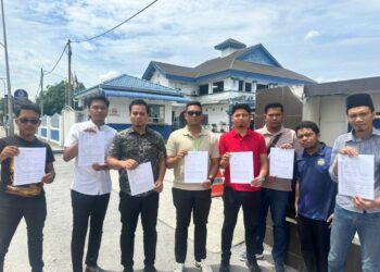 ARMADA Bersatu Perak membuat laporan polis terhadap Tony Pua berhubung kenyataan yang menyentuh institusi diraja di IPD Ipoh hari ini.