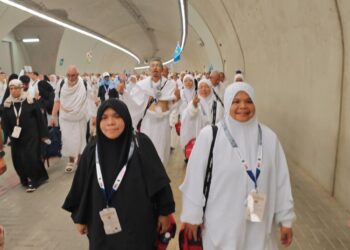 JEMAAH Malaysia mula bergerak balik ke Mekah selepas selesai  melontar tiga jamrah di Mina, semalam.