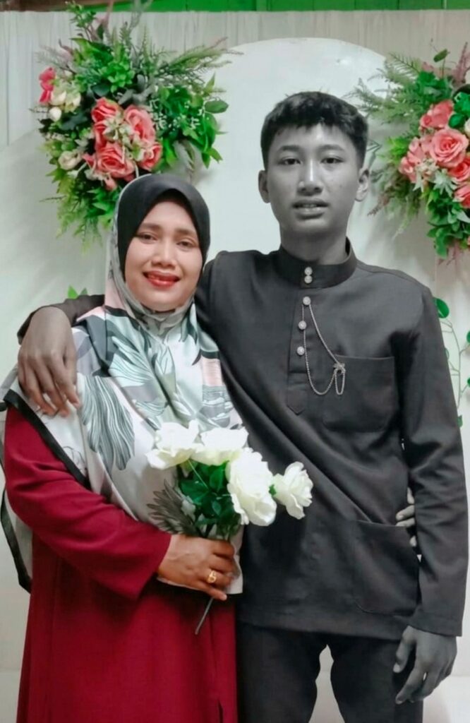 Terkejut lihat lengan anak putus, tersangkut di depan kereta