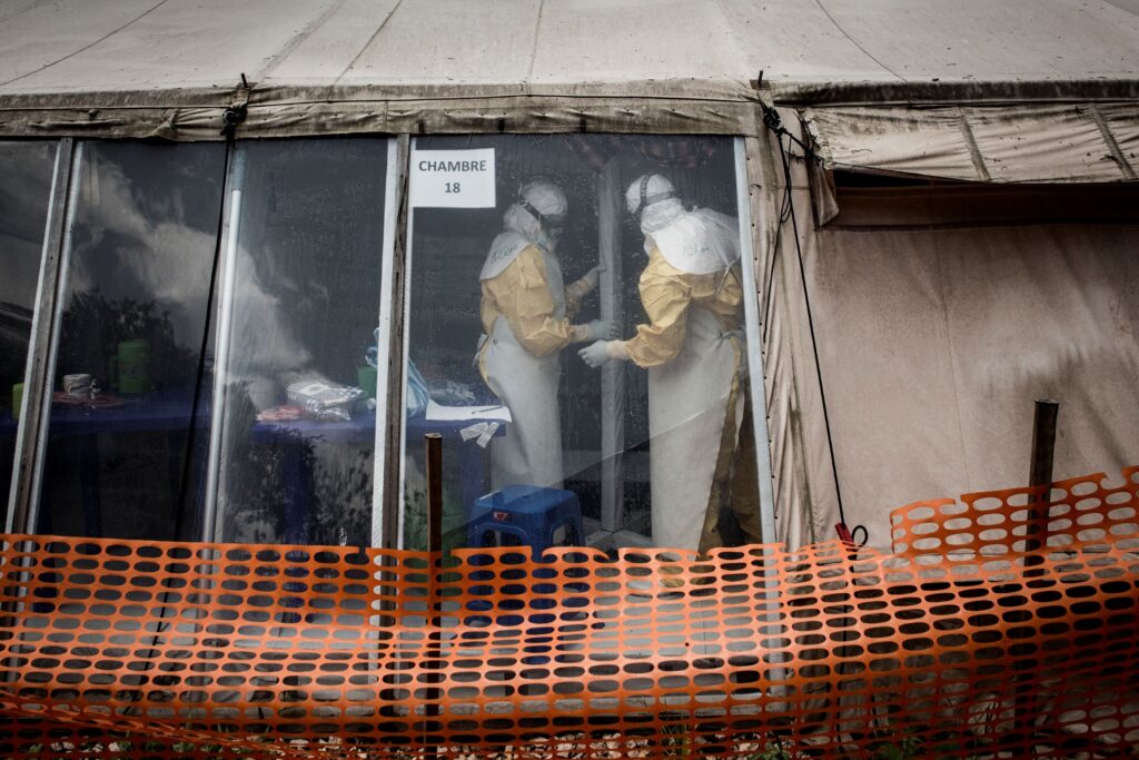 Ebola: Perketat kawalan pintu masuk negara