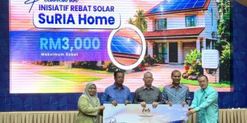 FADILLAH Yusof ketika melancarkan inisiatif Sustainable Rebate & Incentive Assistance (SuRIA) Home pada Majlis Perhimpunan Bulanan Kementerian Peralihan Tenaga dan Transformasi Air (PETRA) bulan Mei 2026 di Putrajaya.