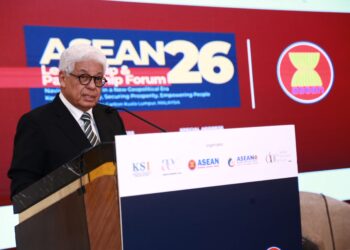 AHMAD Fuzi semasa menyampaikan ucaptama   pada Forum Kepimpinan dan Perkongsian ASEAN (ALPF) 2026 di sini, hari ini.