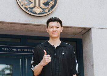 LEE Zii Jia bergambar di Kedutaan Amerika Syarikat (AS) di Kuala Lumpur, hari ini. - IHSAN INSTAGRAM KEDUTAAN AS