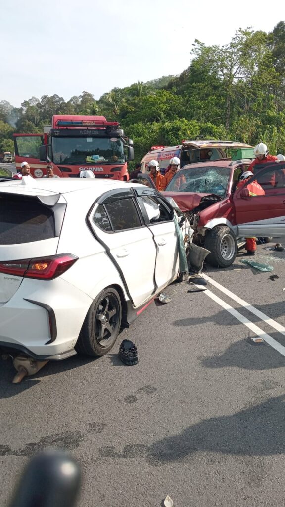 Dua lelaki maut, dua lagi cedera nahas di Kuala Krai
